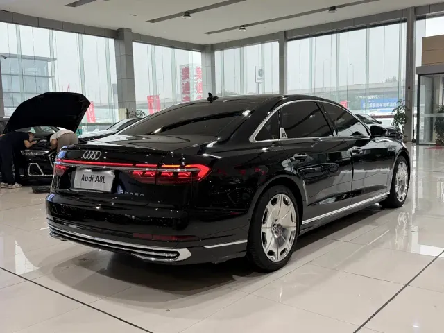 Audi A8 — Фото автомобиля 3