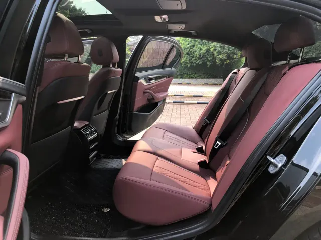 BMW 5 Series — Фото автомобиля 14