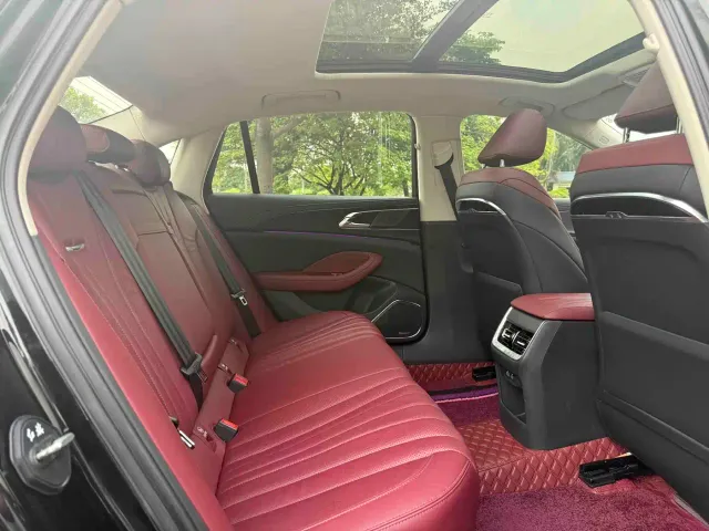 Hongqi H5 — Фото автомобиля 21