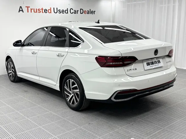 Volkswagen Lavida — Фото автомобиля 6