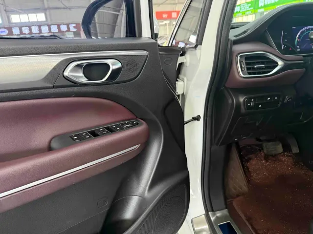 GAC Trumpchi M6 — Фото автомобиля 9