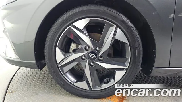 Hyundai AVANTE Avante (CN7) — Фото автомобиля 5