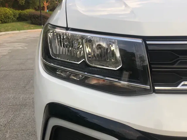 Volkswagen T-Cross — Фото автомобиля 9