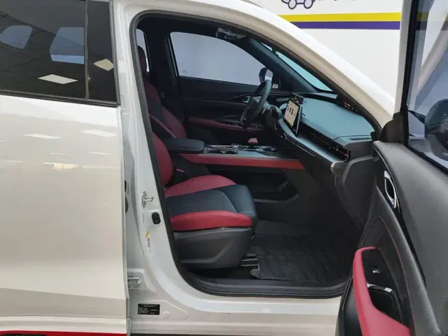 Changan Z6 — Фото автомобиля 8