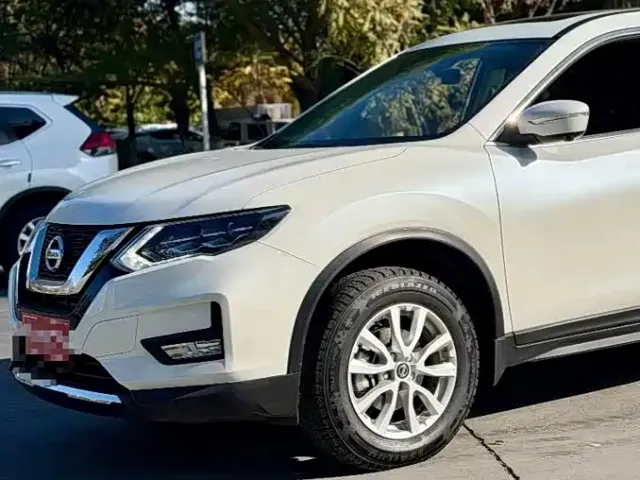 Фотография автомобиля — Nissan X-Trail