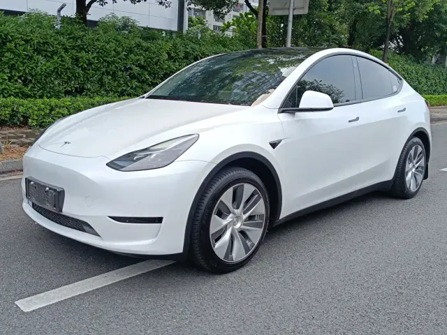 Фотография автомобиля — Tesla Model Y