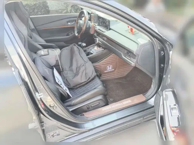 Honda Accord — Фото автомобиля 10