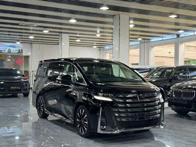 Toyota Vellfire — Фото автомобиля 3