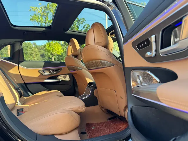 Mercedes-Benz E-Class — Фото автомобиля 13