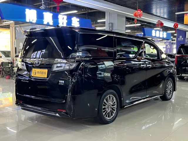Toyota Vellfire — Фото автомобиля 12