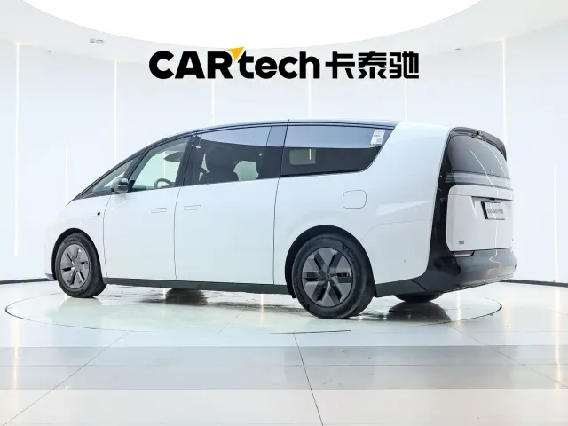 Li Auto MEGA — Фото автомобиля 6