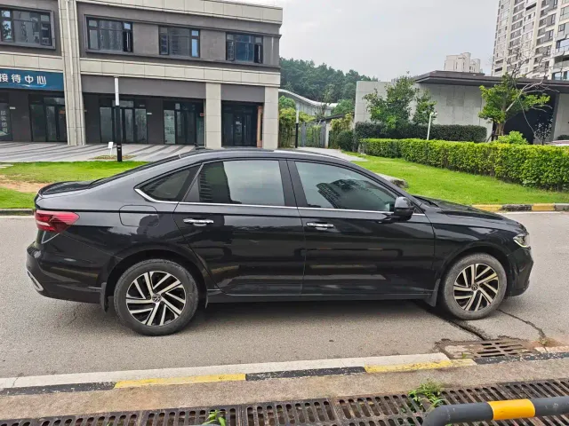 Volkswagen Lavida — Фото автомобиля 8