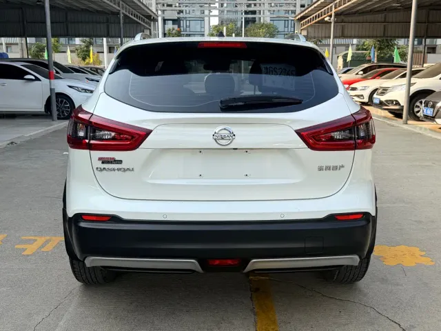 Nissan Qashqai — Фото автомобиля 4
