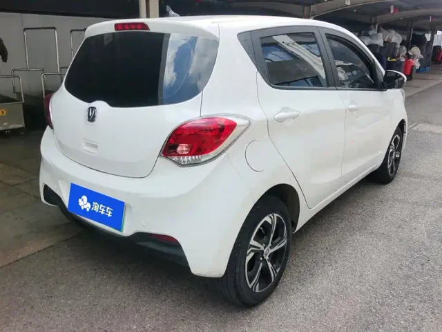 Changan Benben E-Star — Фото автомобиля 3