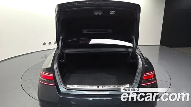 Genesis G90 Бензин 3.5 Turbo e-S/C AWD LWB — Фото автомобиля 18