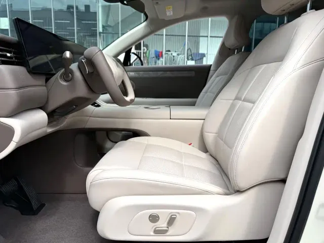 IM Motors LS6 — Фото автомобиля 8