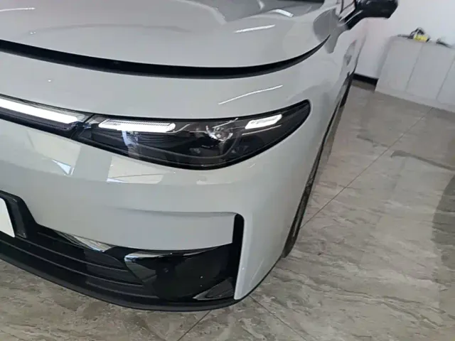 Leapmotor C10 — Фото автомобиля 23