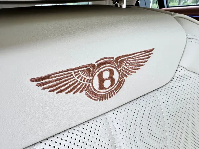 Bentley Flying Spur Plug-in Hybrid 2026 Model 4.0T V8 Standard Edition — Фото автомобиля 15
