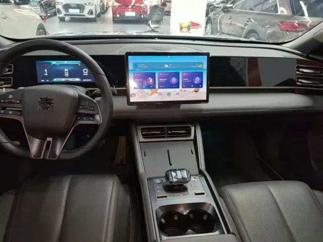 BYD Qin L — Фото автомобиля 12