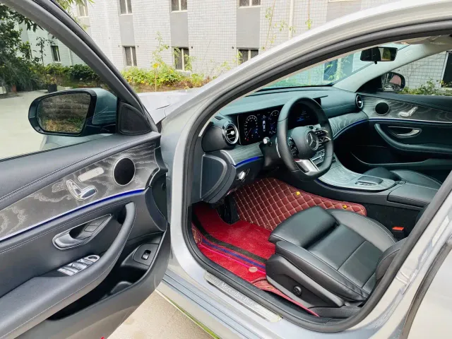Mercedes-Benz E-Class — Фото автомобиля 8