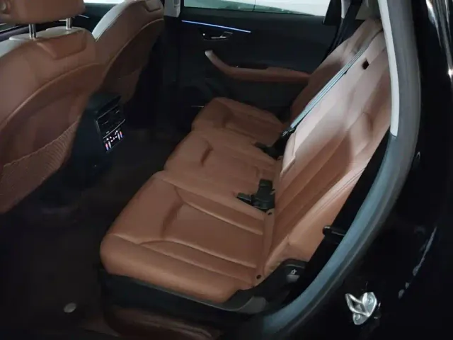 Audi Q7 — Фото автомобиля 16