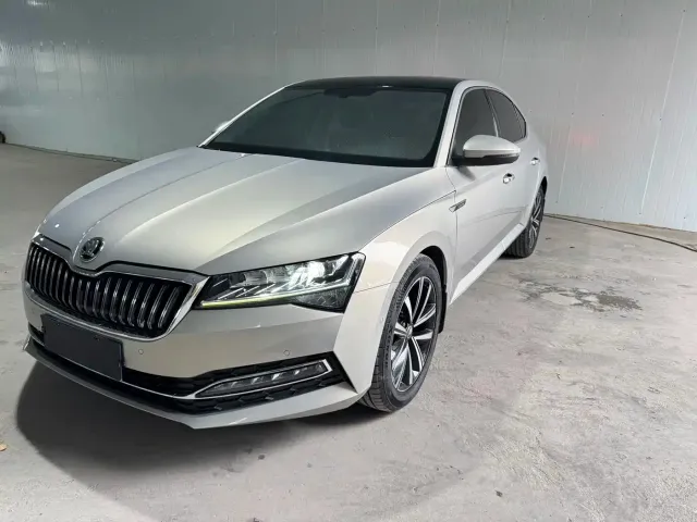 Фотография автомобиля — Skoda Superb