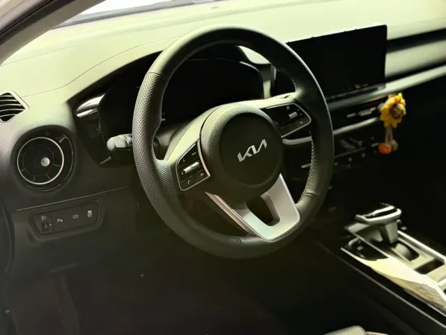 Kia K3 — Фото автомобиля 2