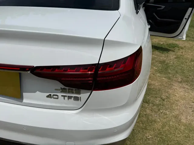 Audi A4L — Фото автомобиля 11