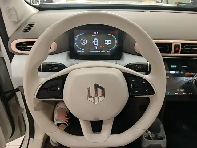 Leapmotor T03 — Фото автомобиля 10