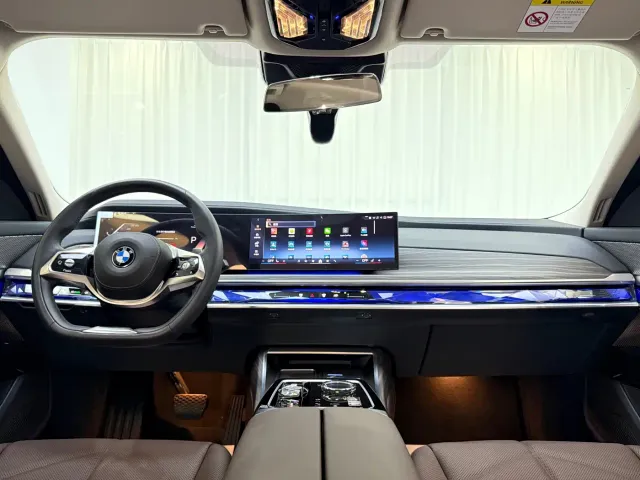 BMW 7 Series — Фото автомобиля 9