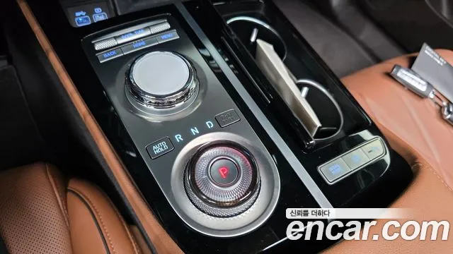 Genesis G80 Бензин 2.5 турбо AWD — Фото автомобиля 8