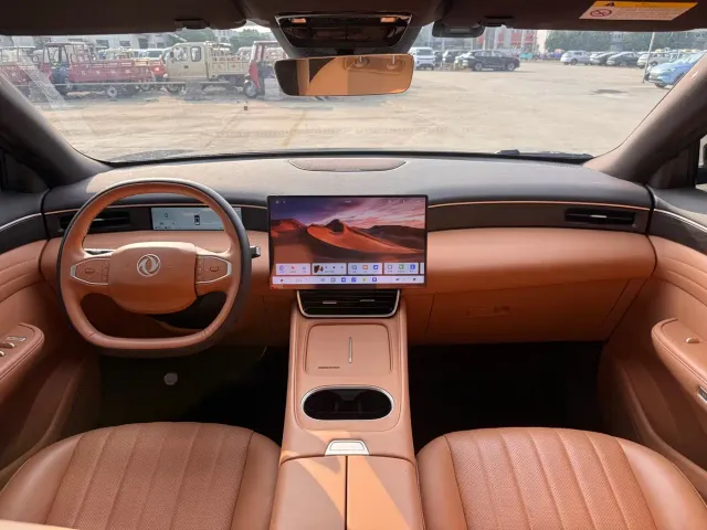 Dongfeng Aeolus Dongfeng Aeolus L8 2025 Plug-in Hybrid — Фото автомобиля 8