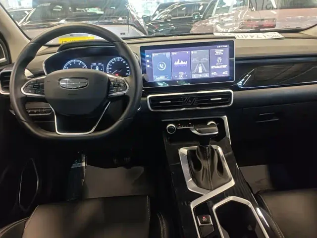Geely Binyue — Фото автомобиля 9