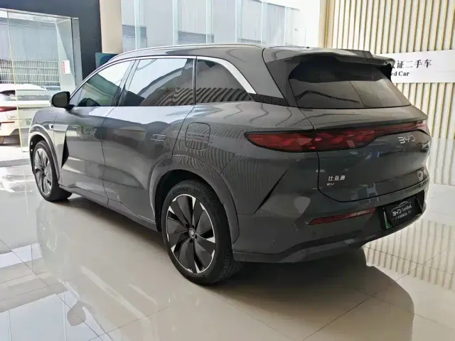 BYD Tang L — Фото автомобиля 5
