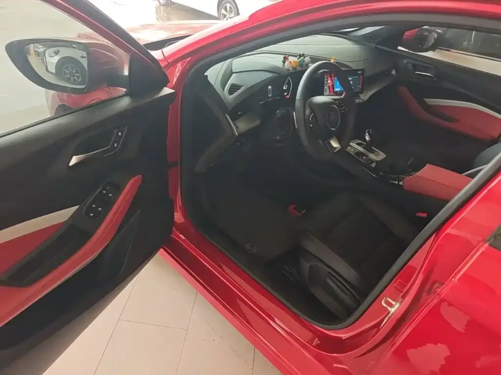 MG MG5 2021 Facelift 300TGI DCT Youth Luxury Enjoyment Edition — Фото автомобиля 15