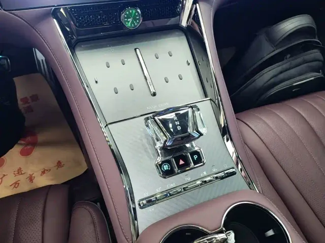 Denza Z9GT — Фото автомобиля 13