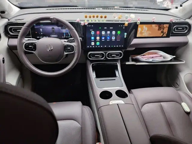 Leapmotor C11 — Фото автомобиля 9