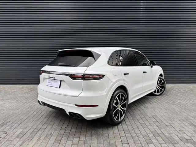 Porsche Cayenne — Фото автомобиля 3