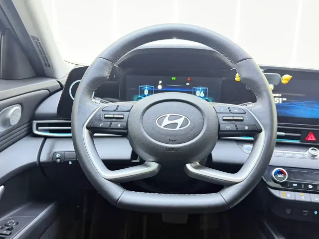 Hyundai Elantra — Фото автомобиля 9