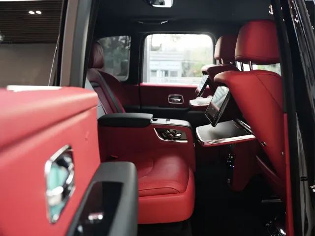 Rolls-Royce Cullinan — Фото автомобиля 19