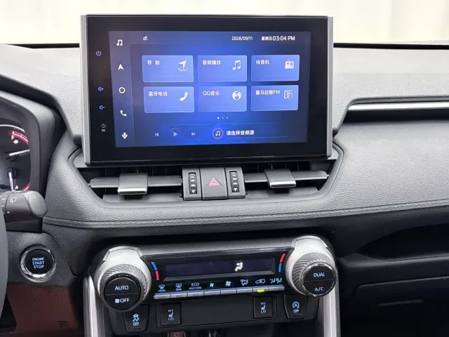 Toyota RAV4 — Фото автомобиля 12
