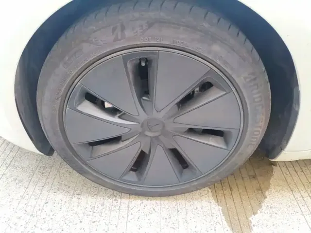 Tesla Model 3 2025 Model Year Facelift Rear-Wheel Drive — Фото автомобиля 22