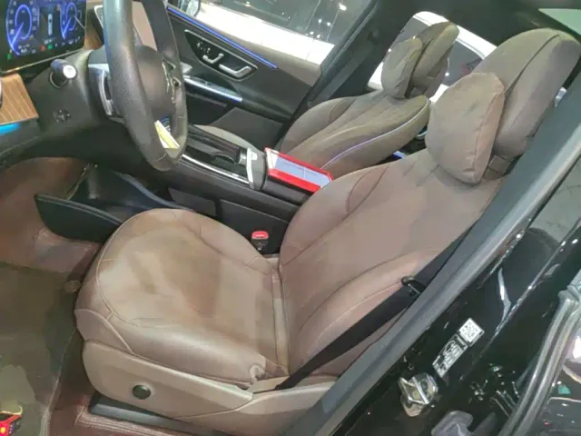 Mercedes-Benz EQE SUV — Фото автомобиля 14