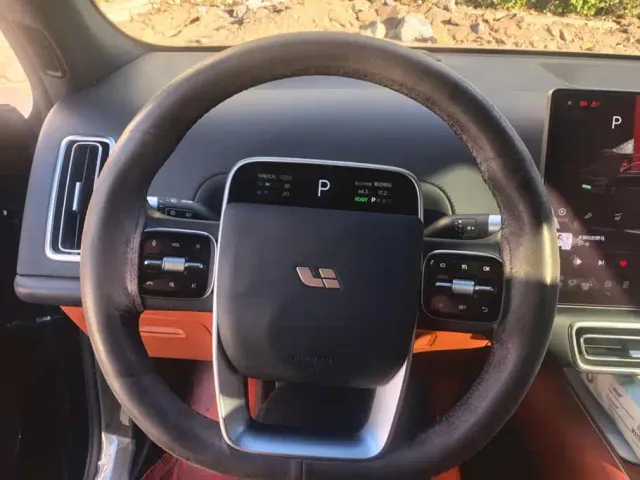 Li Auto L7 — Фото автомобиля 15