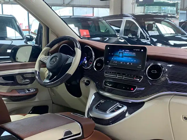 Mercedes-Benz V-Class — Фото автомобиля 9