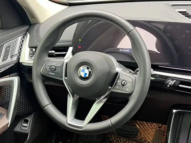 BMW X1 — Фото автомобиля 14