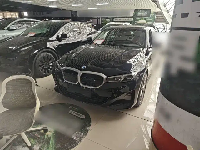 Фотография автомобиля — BMW i3
