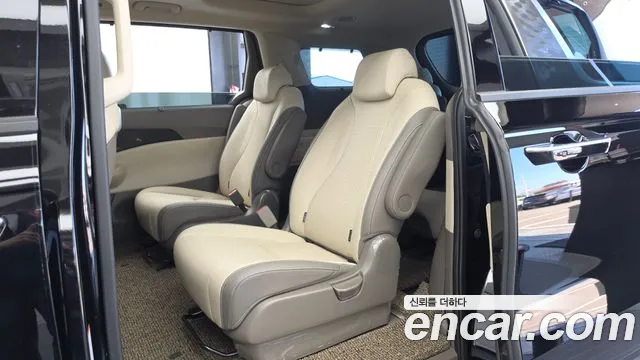 Kia Carnival Generation 4 — Фото автомобиля 26