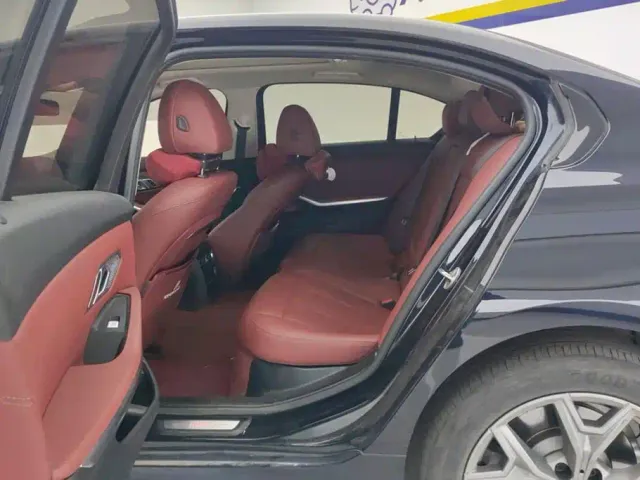 BMW i3 — Фото автомобиля 11