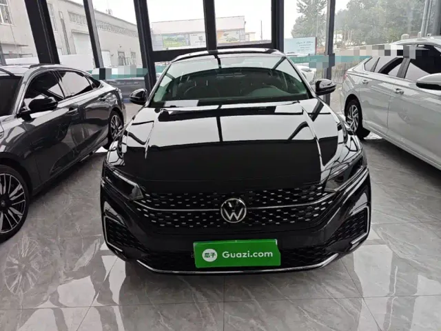 Volkswagen Passat — Фото автомобиля 2